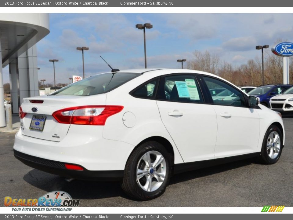 2013 Ford Focus SE Sedan Oxford White / Charcoal Black Photo #3