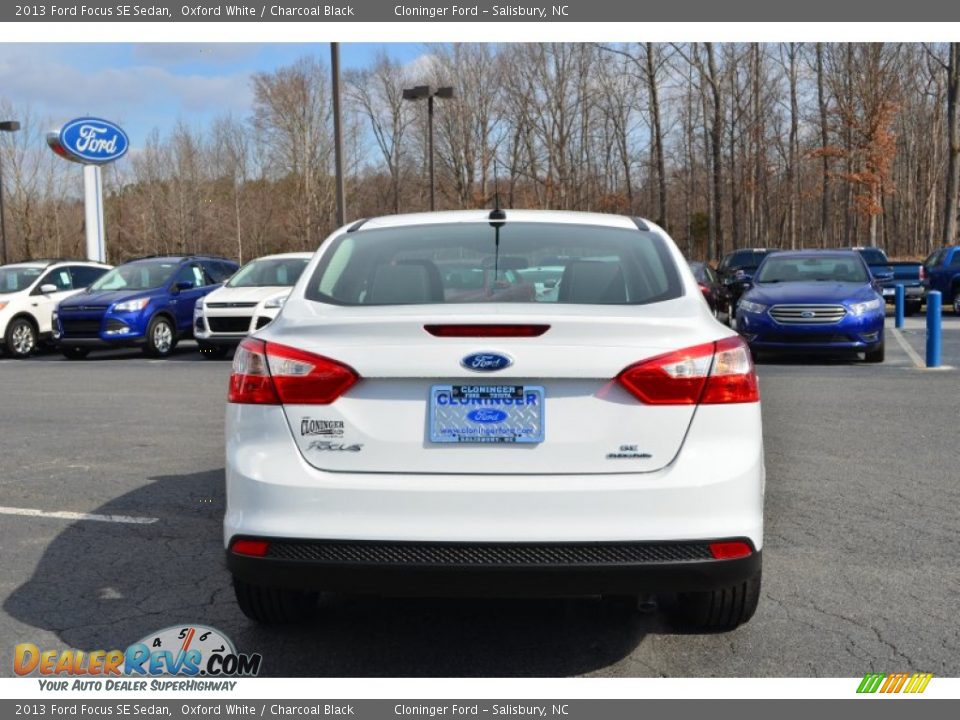 2013 Ford Focus SE Sedan Oxford White / Charcoal Black Photo #4