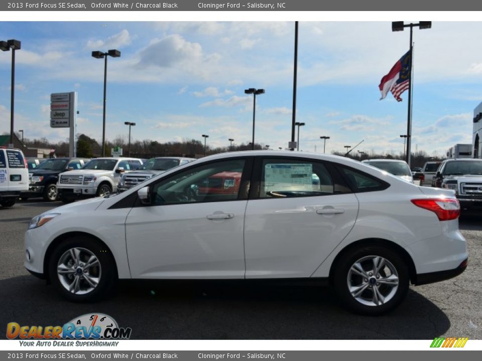 2013 Ford Focus SE Sedan Oxford White / Charcoal Black Photo #5