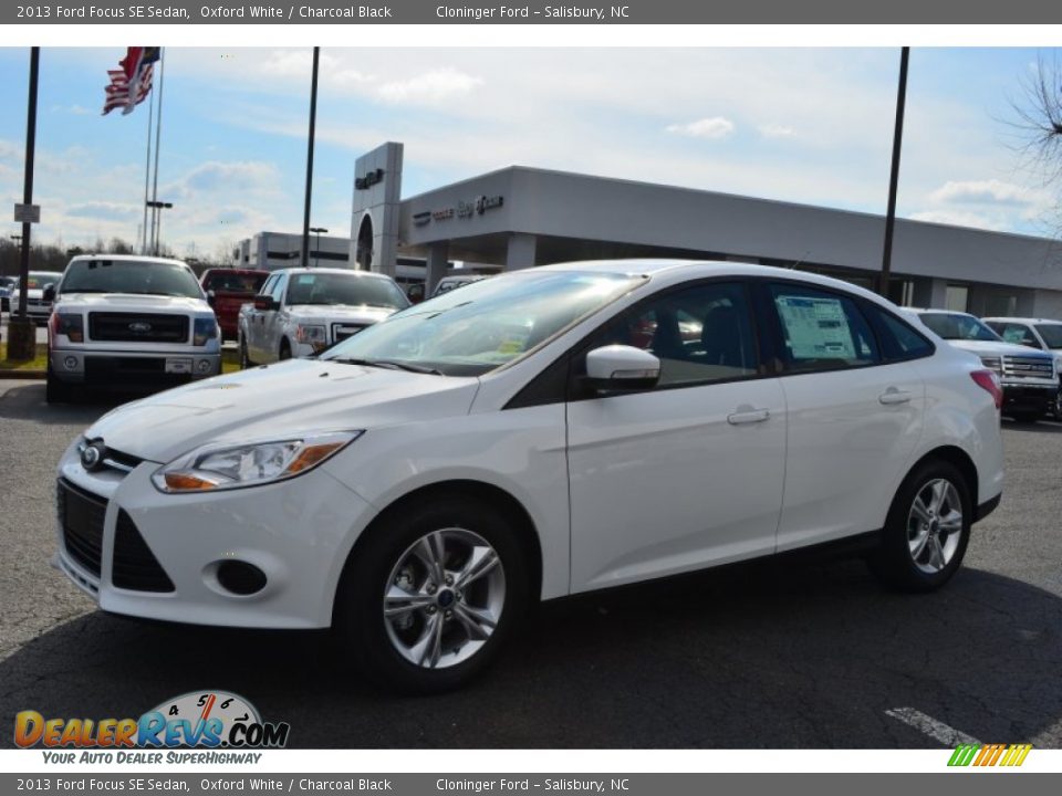 2013 Ford Focus SE Sedan Oxford White / Charcoal Black Photo #6