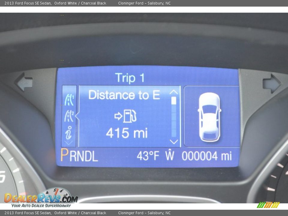 2013 Ford Focus SE Sedan Oxford White / Charcoal Black Photo #27