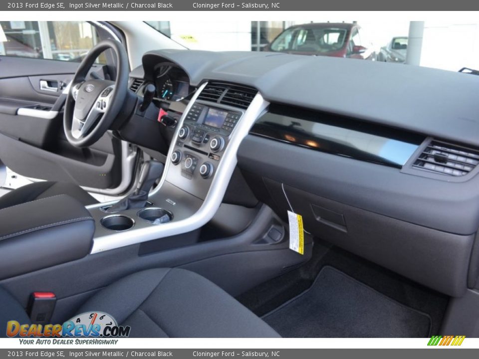 Dashboard of 2013 Ford Edge SE Photo #16