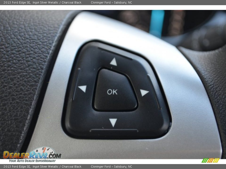 Controls of 2013 Ford Edge SE Photo #29