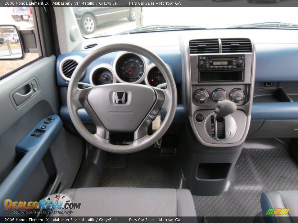 Dashboard of 2006 Honda Element LX Photo #13