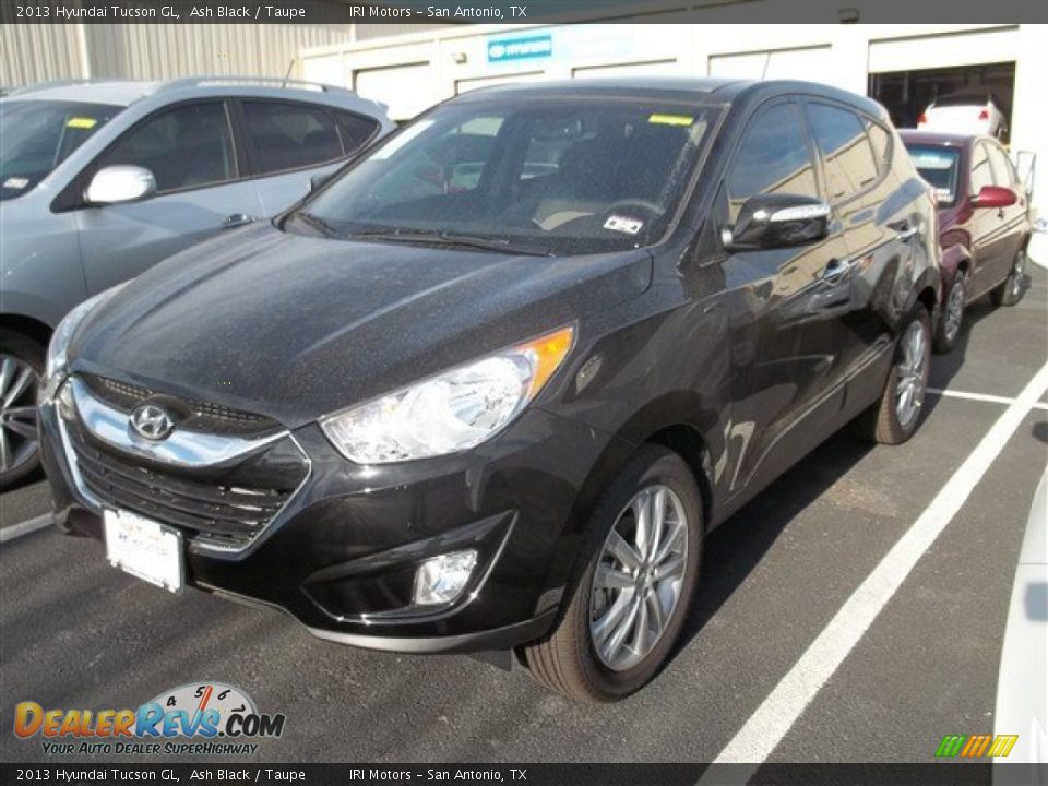 2013 Hyundai Tucson GL Ash Black / Taupe Photo #2