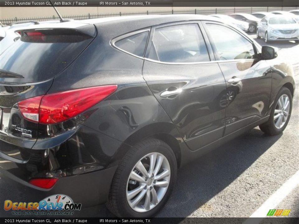 2013 Hyundai Tucson GL Ash Black / Taupe Photo #4