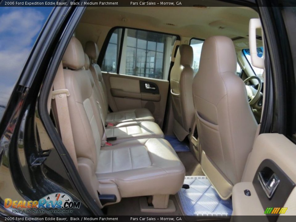 2006 Ford Expedition Eddie Bauer Black / Medium Parchment Photo #12