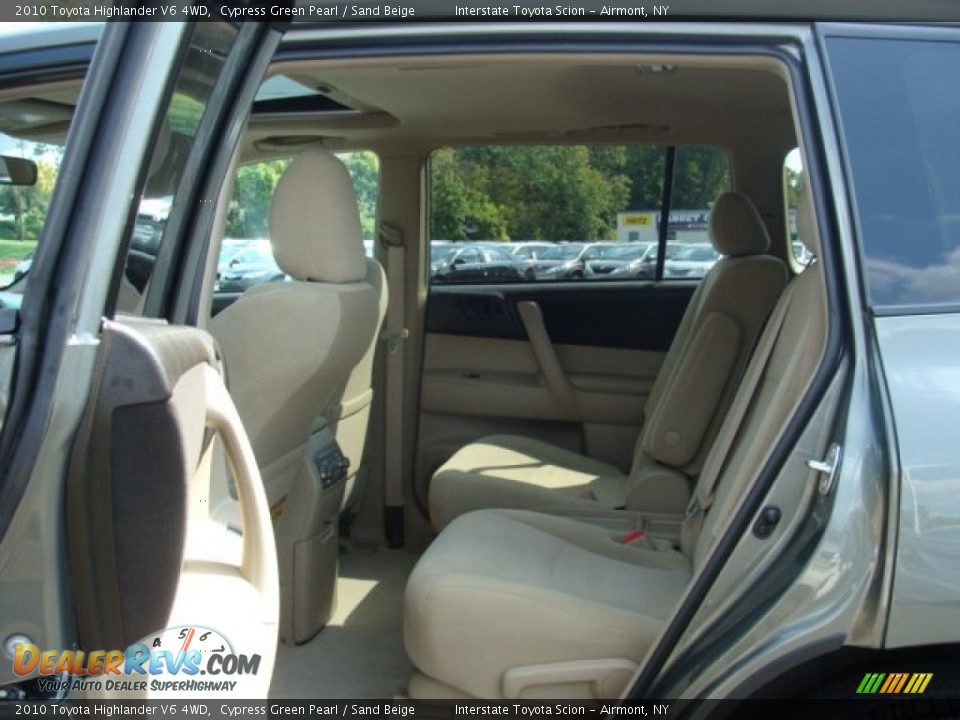 2010 Toyota Highlander V6 4WD Cypress Green Pearl / Sand Beige Photo #18