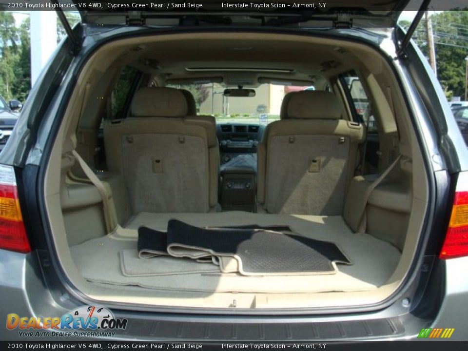 2010 Toyota Highlander V6 4WD Cypress Green Pearl / Sand Beige Photo #19