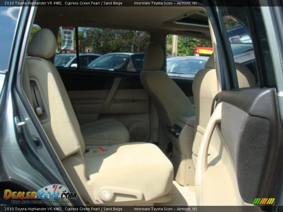 2010 Toyota Highlander V6 4WD Cypress Green Pearl / Sand Beige Photo #21