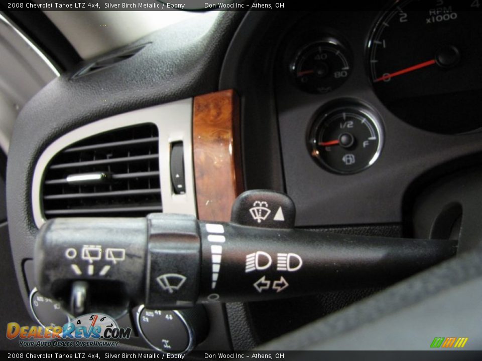 Controls of 2008 Chevrolet Tahoe LTZ 4x4 Photo #22