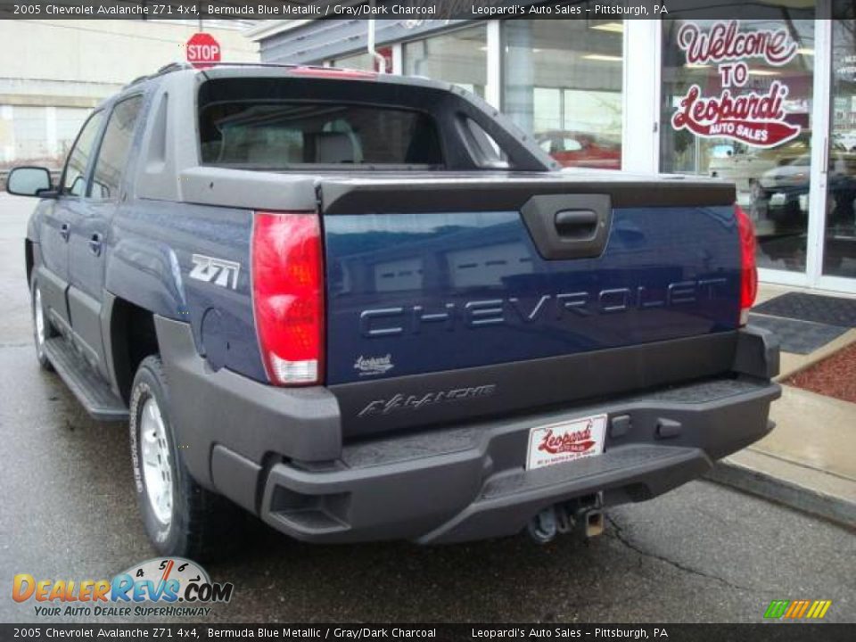 2005 Chevrolet Avalanche Z71 4x4 Bermuda Blue Metallic / Gray/Dark Charcoal Photo #2