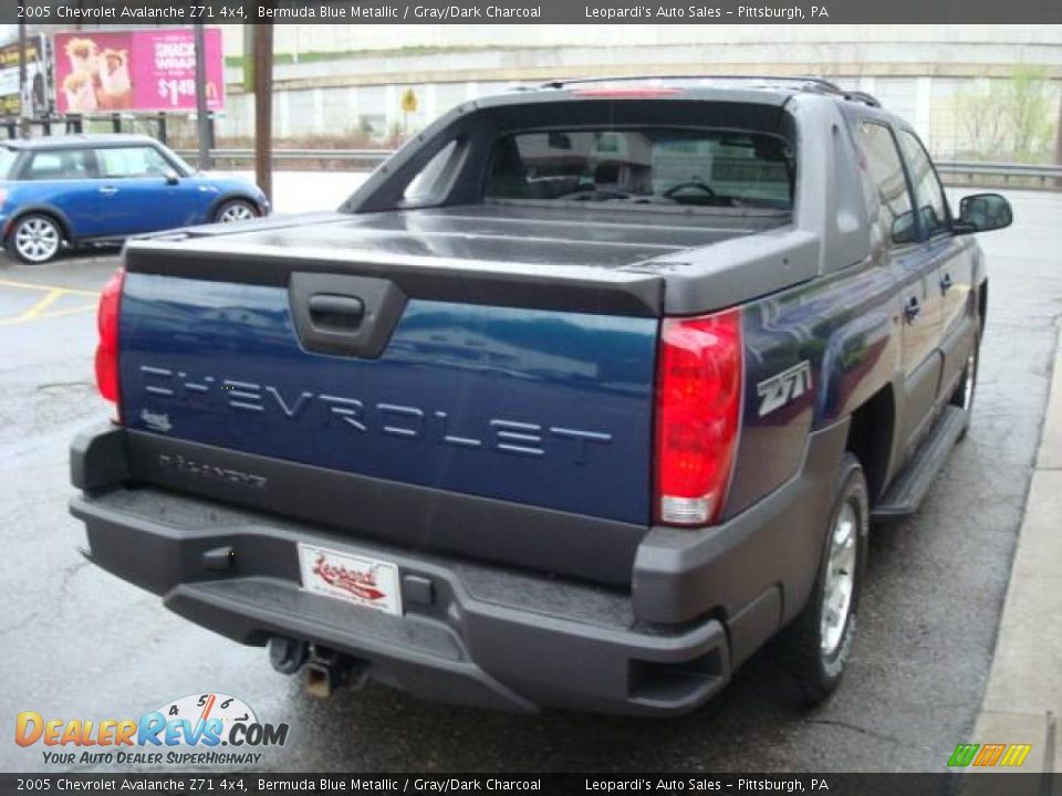 2005 Chevrolet Avalanche Z71 4x4 Bermuda Blue Metallic / Gray/Dark Charcoal Photo #4