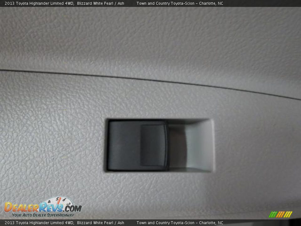 2013 Toyota Highlander Limited 4WD Blizzard White Pearl / Ash Photo #7