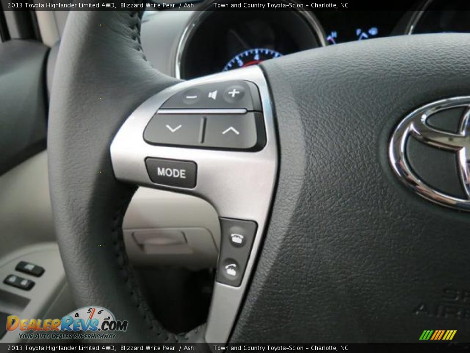 2013 Toyota Highlander Limited 4WD Blizzard White Pearl / Ash Photo #16