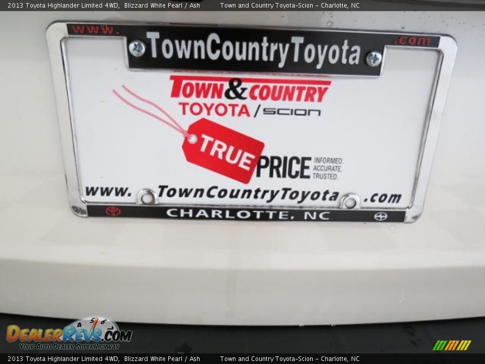 2013 Toyota Highlander Limited 4WD Blizzard White Pearl / Ash Photo #24