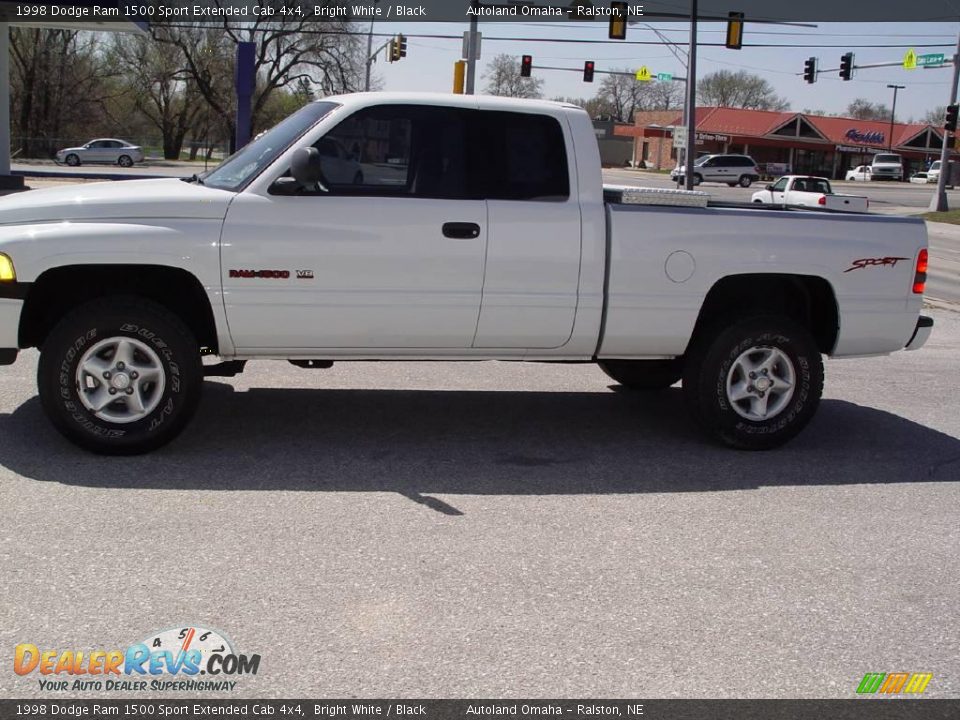 1998 Dodge Ram 1500 Sport Extended Cab 4x4 Bright White / Black Photo #1