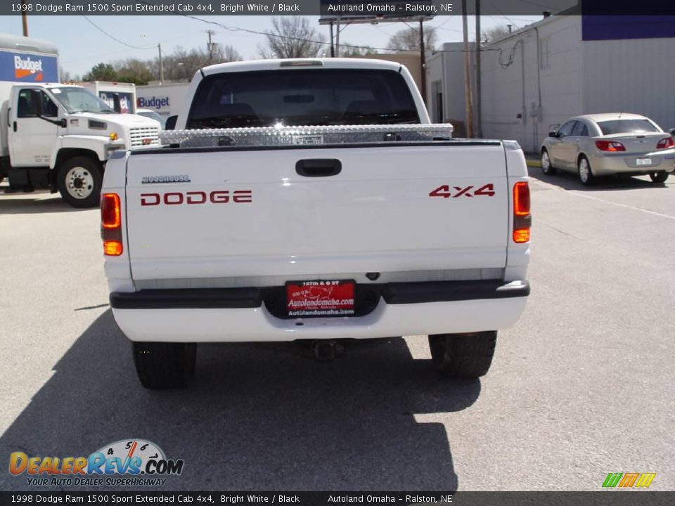 1998 Dodge Ram 1500 Sport Extended Cab 4x4 Bright White / Black Photo #5