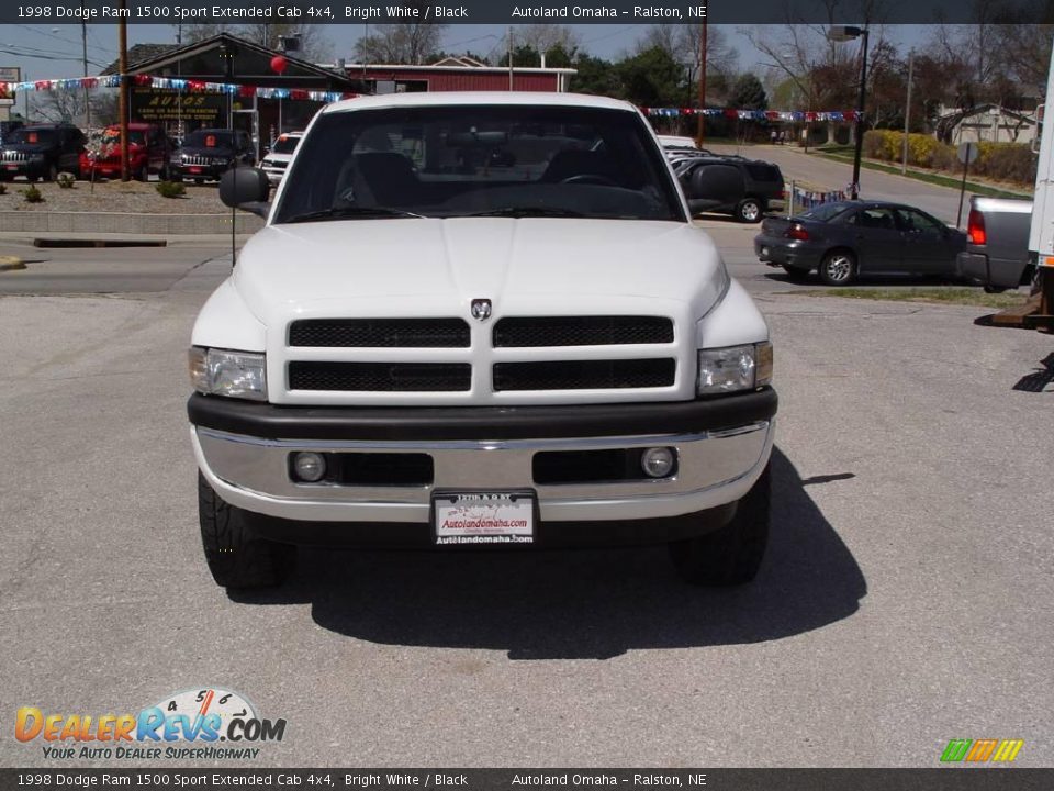 1998 Dodge Ram 1500 Sport Extended Cab 4x4 Bright White / Black Photo #6