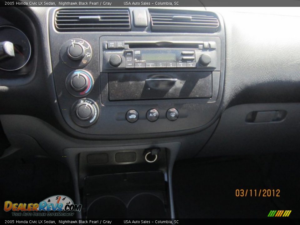 2005 Honda Civic LX Sedan Nighthawk Black Pearl / Gray Photo #13