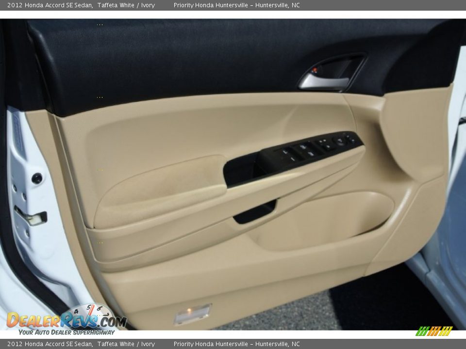 2012 Honda Accord SE Sedan Taffeta White / Ivory Photo #11