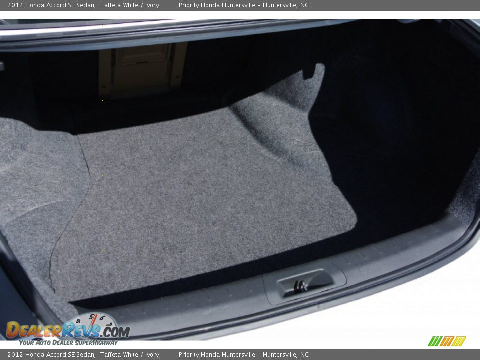 2012 Honda Accord SE Sedan Taffeta White / Ivory Photo #19