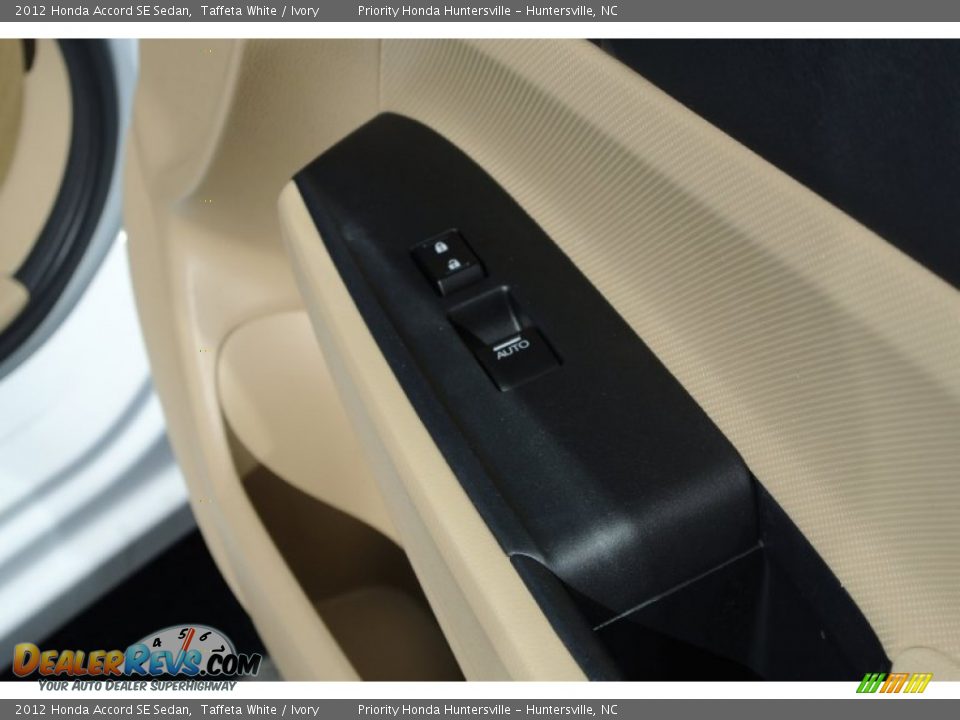 2012 Honda Accord SE Sedan Taffeta White / Ivory Photo #22