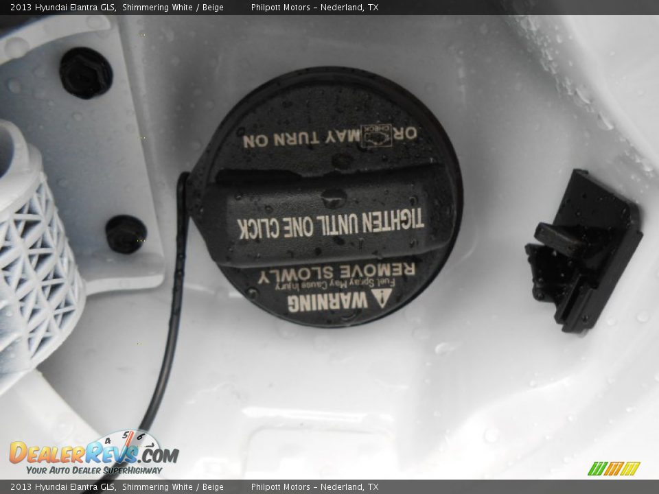 2013 Hyundai Elantra GLS Shimmering White / Beige Photo #15