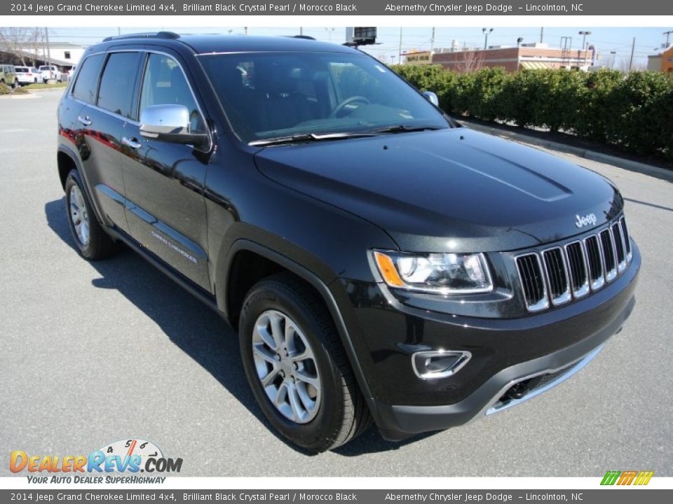 Front 3/4 View of 2014 Jeep Grand Cherokee Limited 4x4 Photo #2
