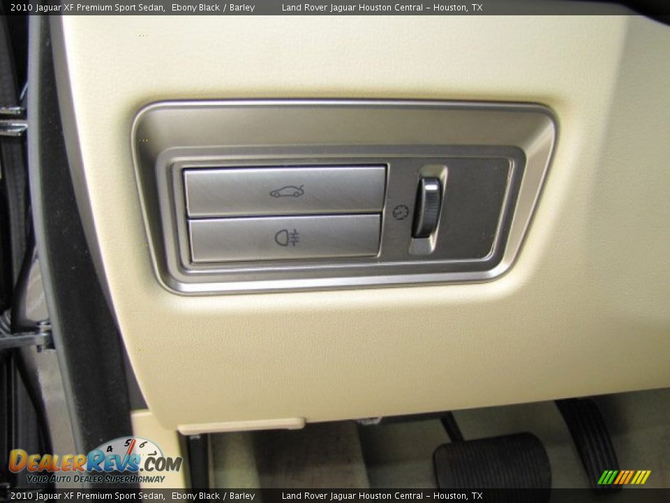 2010 Jaguar XF Premium Sport Sedan Ebony Black / Barley Photo #25