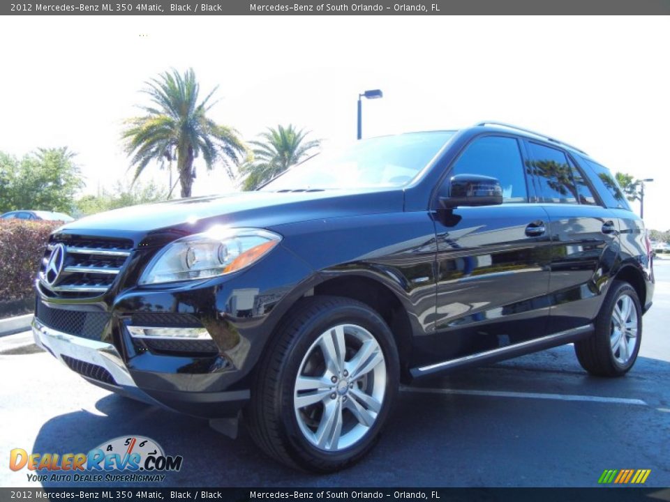 Front 3/4 View of 2012 Mercedes-Benz ML 350 4Matic Photo #3