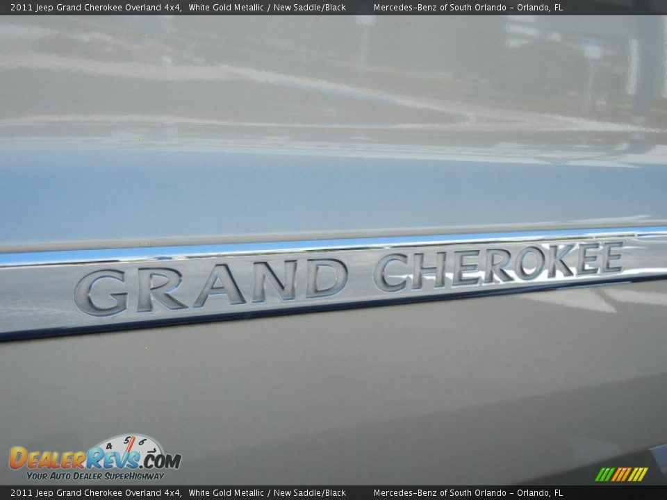 2011 Jeep Grand Cherokee Overland 4x4 White Gold Metallic / New Saddle/Black Photo #9