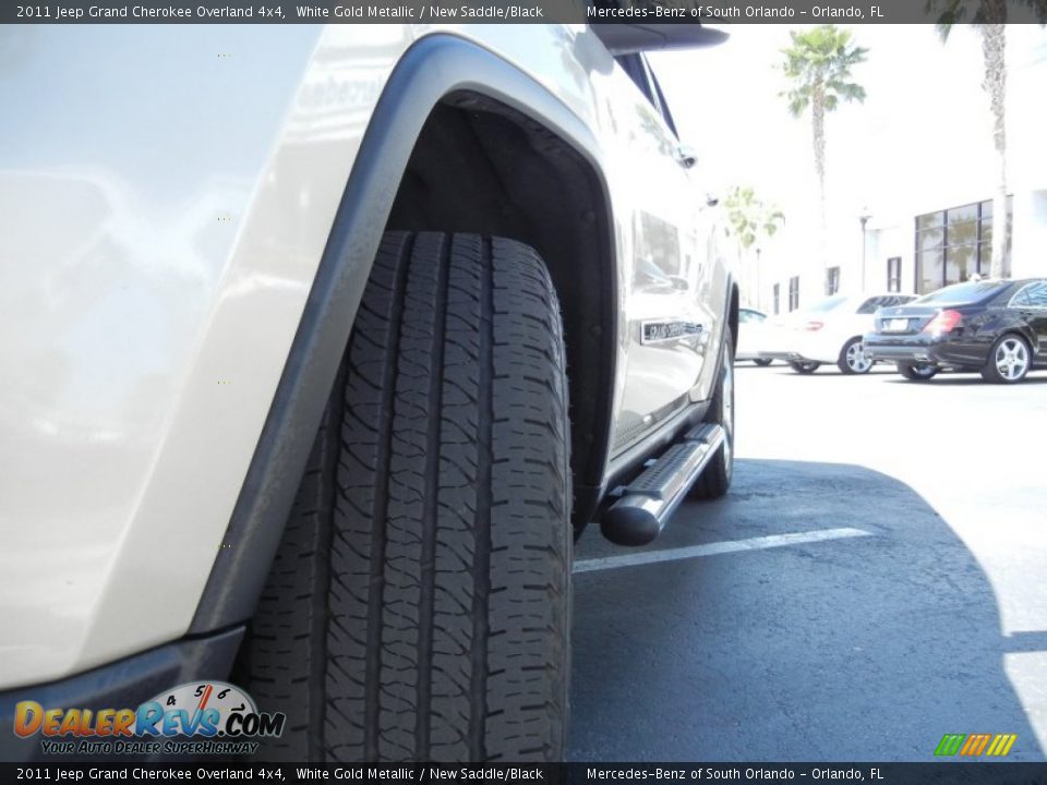 2011 Jeep Grand Cherokee Overland 4x4 White Gold Metallic / New Saddle/Black Photo #11