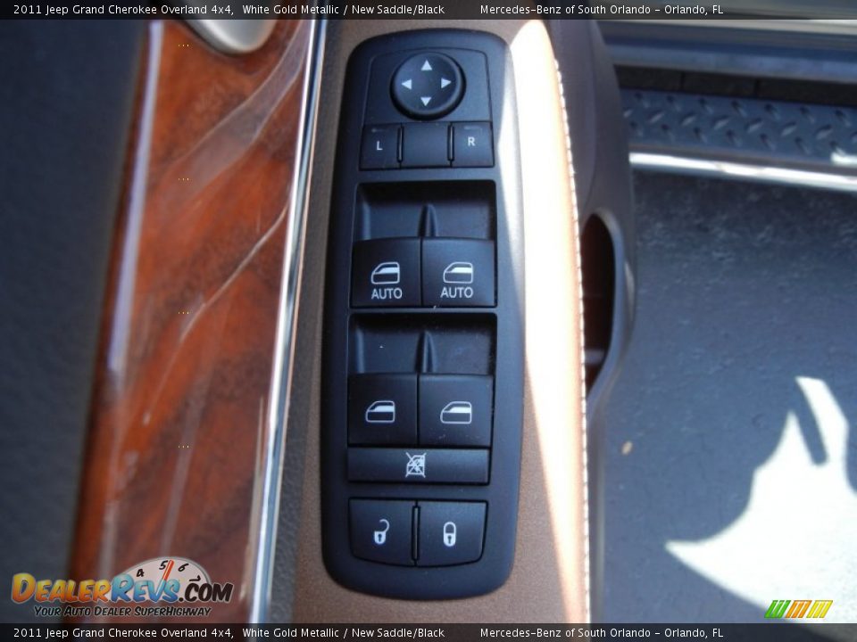 2011 Jeep Grand Cherokee Overland 4x4 White Gold Metallic / New Saddle/Black Photo #14