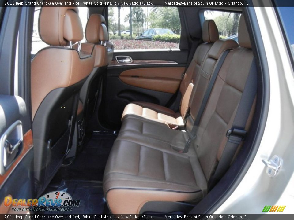 2011 Jeep Grand Cherokee Overland 4x4 White Gold Metallic / New Saddle/Black Photo #15