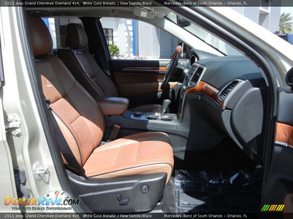 2011 Jeep Grand Cherokee Overland 4x4 White Gold Metallic / New Saddle/Black Photo #18