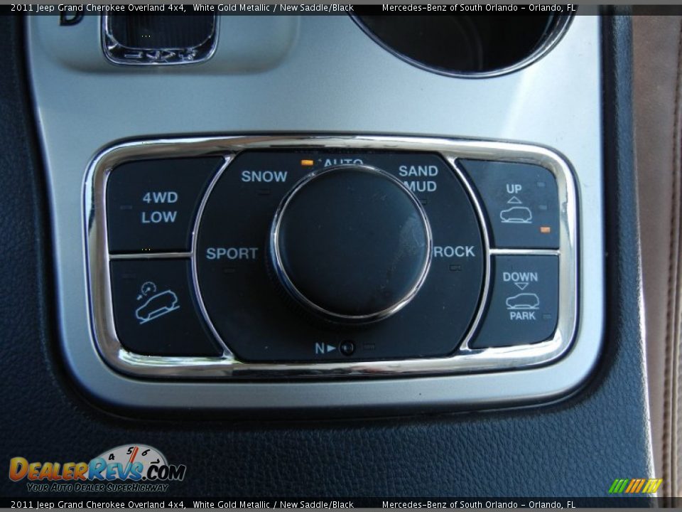 2011 Jeep Grand Cherokee Overland 4x4 White Gold Metallic / New Saddle/Black Photo #25