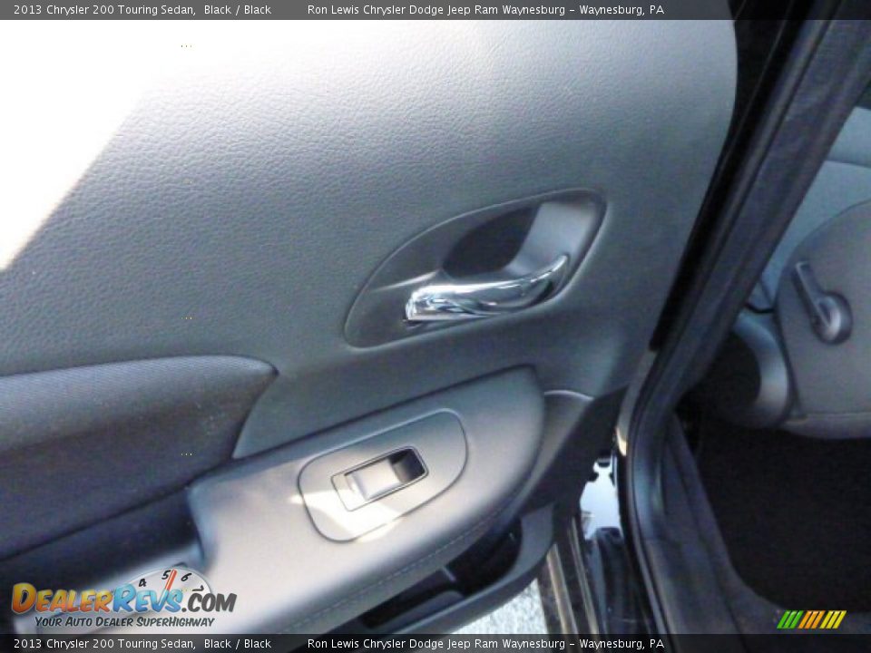 2013 Chrysler 200 Touring Sedan Black / Black Photo #13
