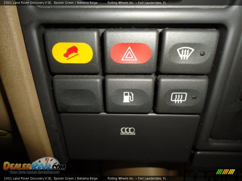 Controls of 2001 Land Rover Discovery II SE Photo #10