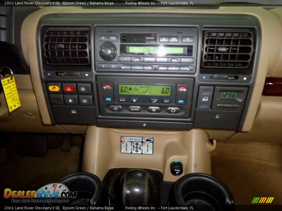 Controls of 2001 Land Rover Discovery II SE Photo #14