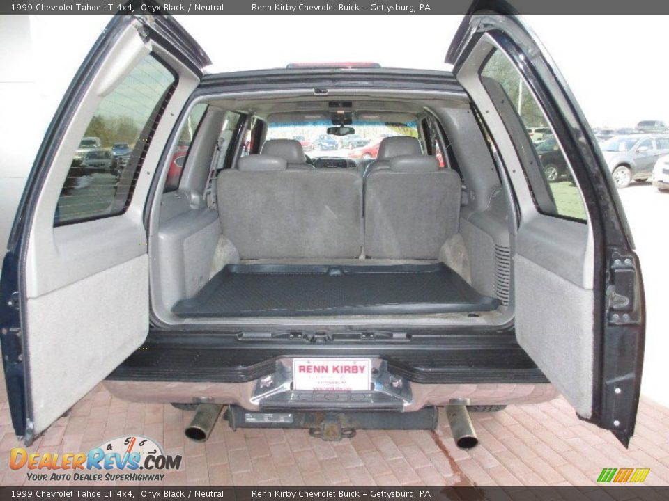 1999 Chevrolet Tahoe LT 4x4 Onyx Black / Neutral Photo #21