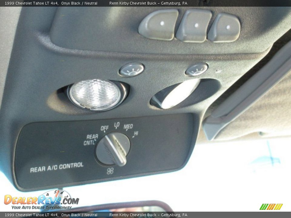 1999 Chevrolet Tahoe LT 4x4 Onyx Black / Neutral Photo #26