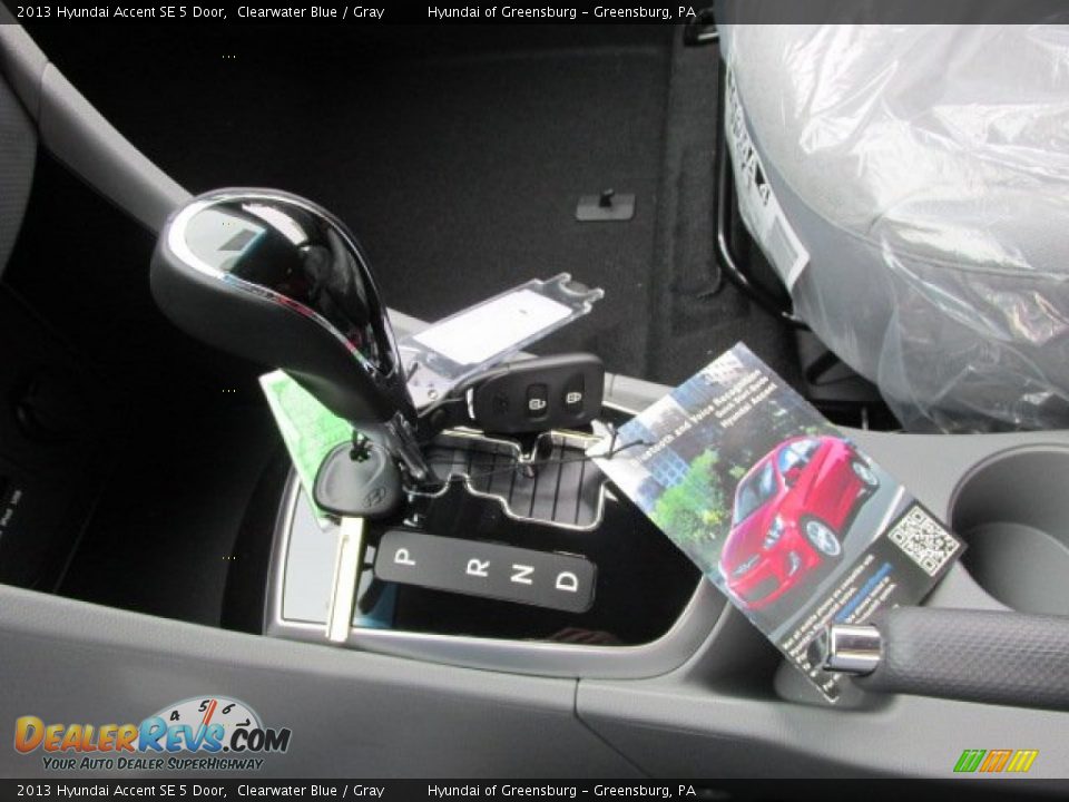 2013 Hyundai Accent SE 5 Door Clearwater Blue / Gray Photo #8