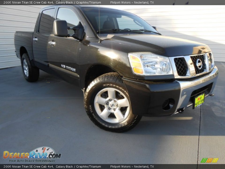 2006 Nissan Titan SE Crew Cab 4x4 Galaxy Black / Graphite/Titanium Photo #1