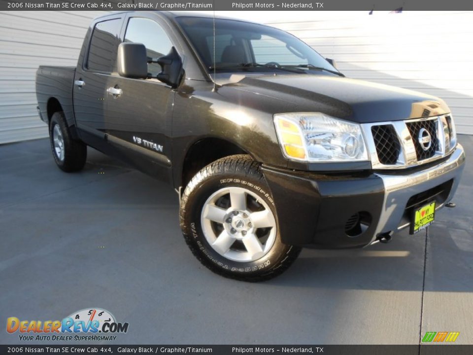 2006 Nissan Titan SE Crew Cab 4x4 Galaxy Black / Graphite/Titanium Photo #2
