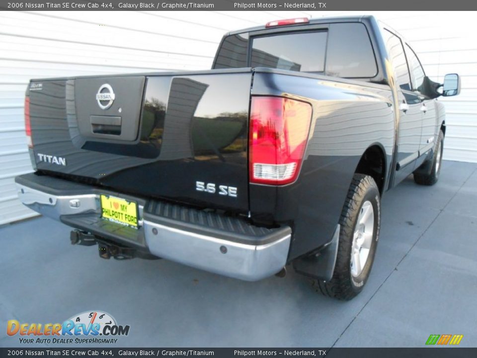 2006 Nissan Titan SE Crew Cab 4x4 Galaxy Black / Graphite/Titanium Photo #4