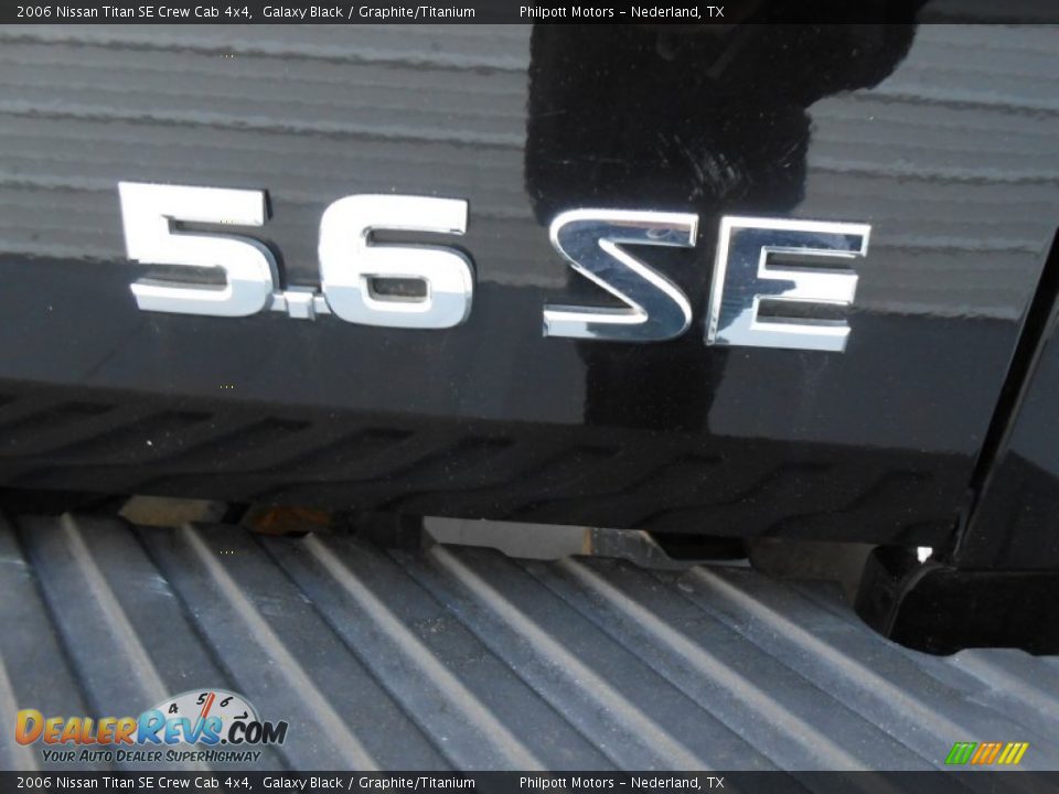2006 Nissan Titan SE Crew Cab 4x4 Galaxy Black / Graphite/Titanium Photo #19