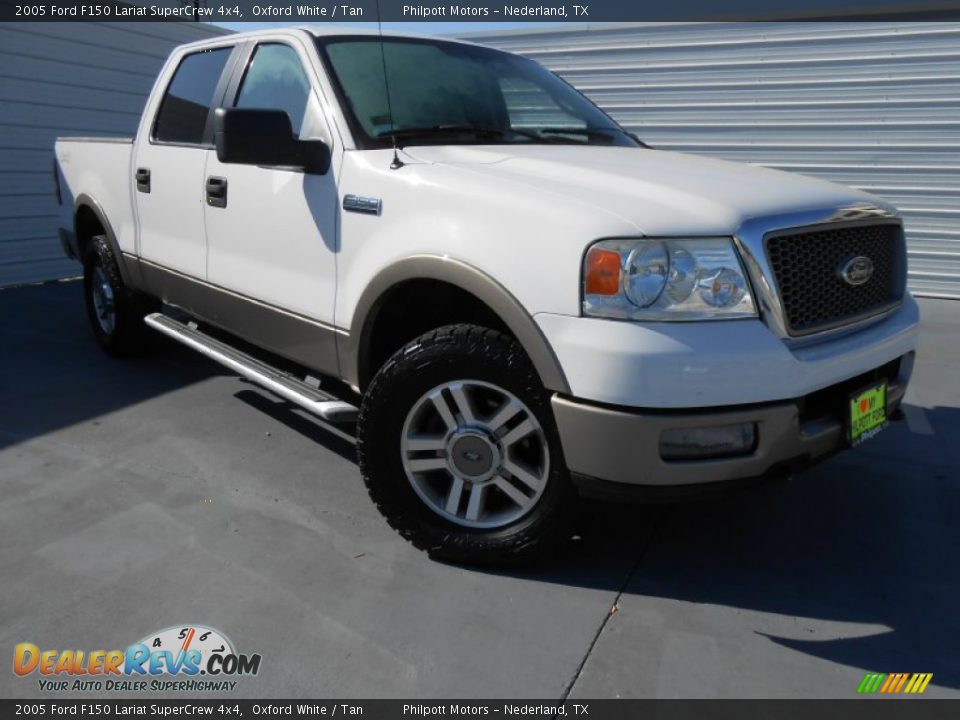 2005 Ford F150 Lariat SuperCrew 4x4 Oxford White / Tan Photo #2