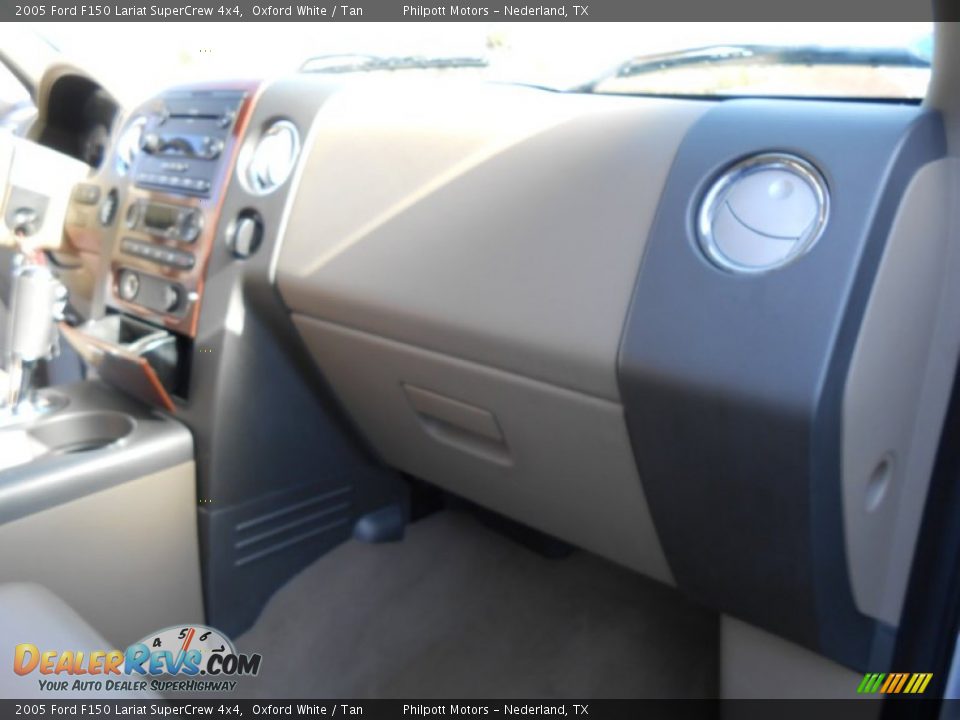 2005 Ford F150 Lariat SuperCrew 4x4 Oxford White / Tan Photo #22