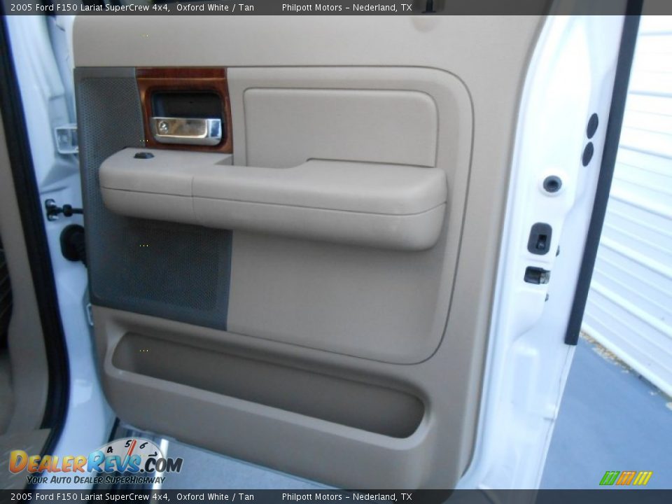 2005 Ford F150 Lariat SuperCrew 4x4 Oxford White / Tan Photo #24